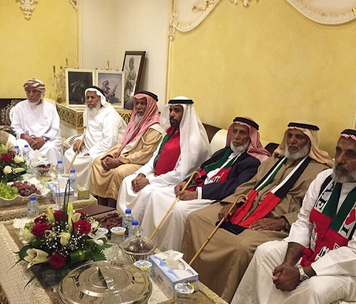 مجموعة من رجال قبيلة الراشد في حفل اليوم الوطني لدولة الامارات